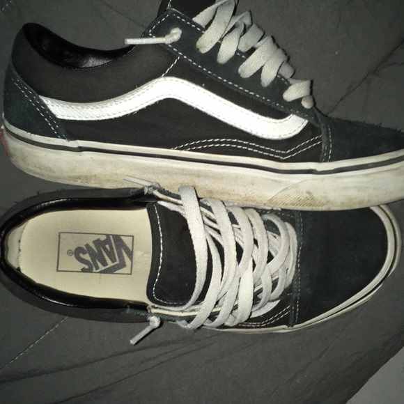 black and white vans - Picture 1 of 1